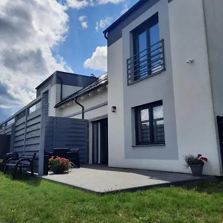 Apartament Chabrowa 1 *