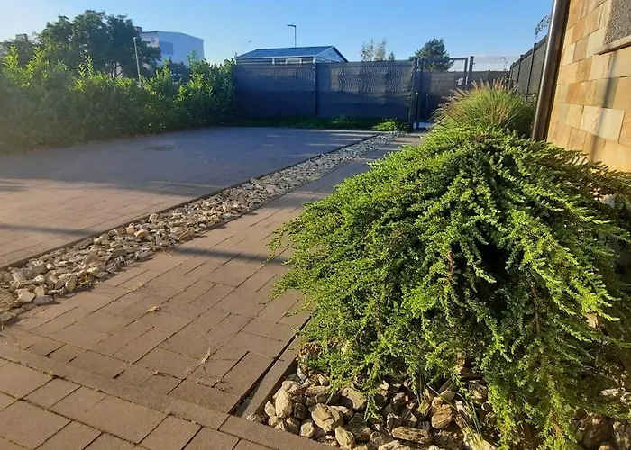 Apartment Chabrowa 1 *